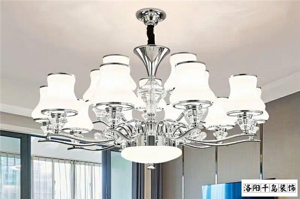 客廳唯美吊燈，牽手溫馨